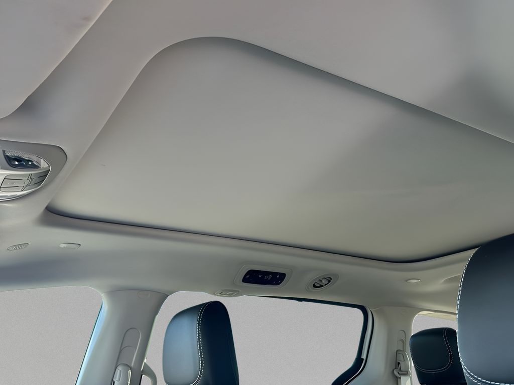 2024 Chrysler Pacifica Touring L photo 20