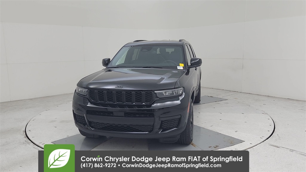 2024 Jeep Grand Cherokee Altitude photo 3
