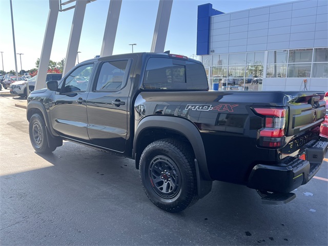 2025 Nissan Frontier PRO-4X photo 2