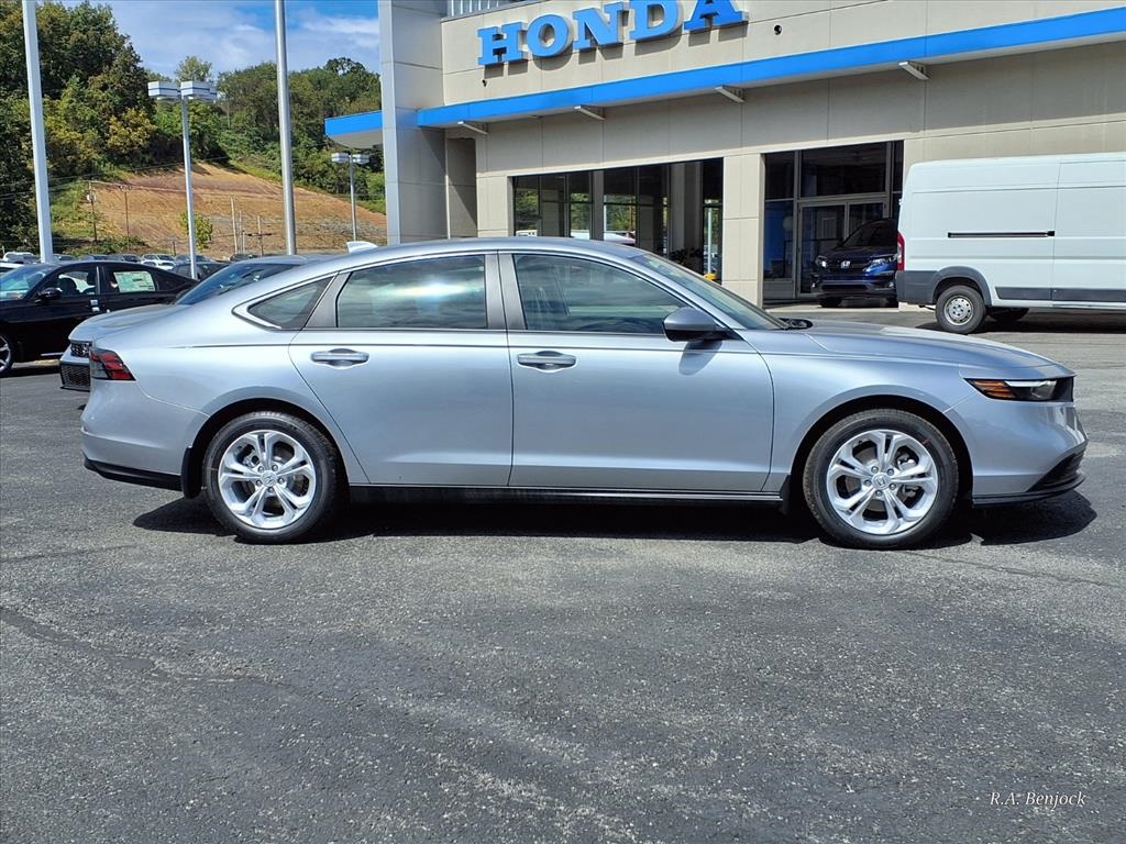2025 Honda Accord 1.5T SE photo 2