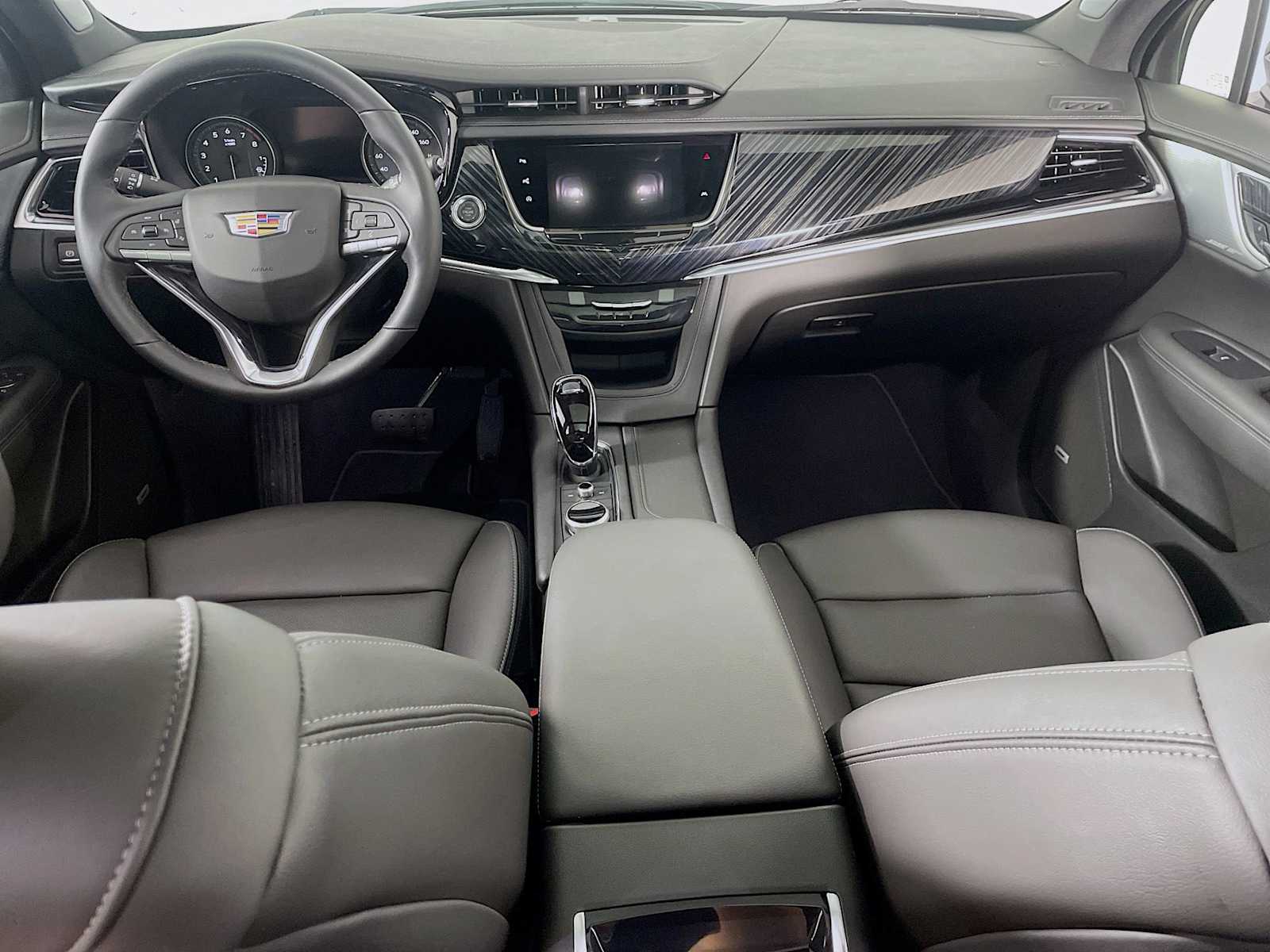 2025 Cadillac XT6 Premium Luxury photo 3