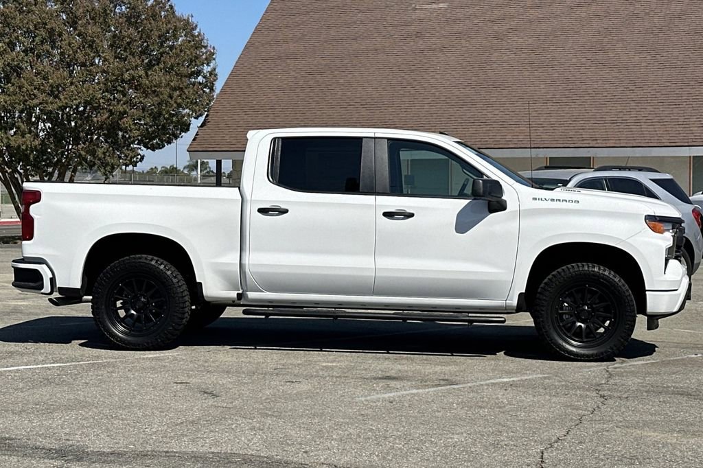 2025 Chevrolet Silverado 1500 Custom photo 3