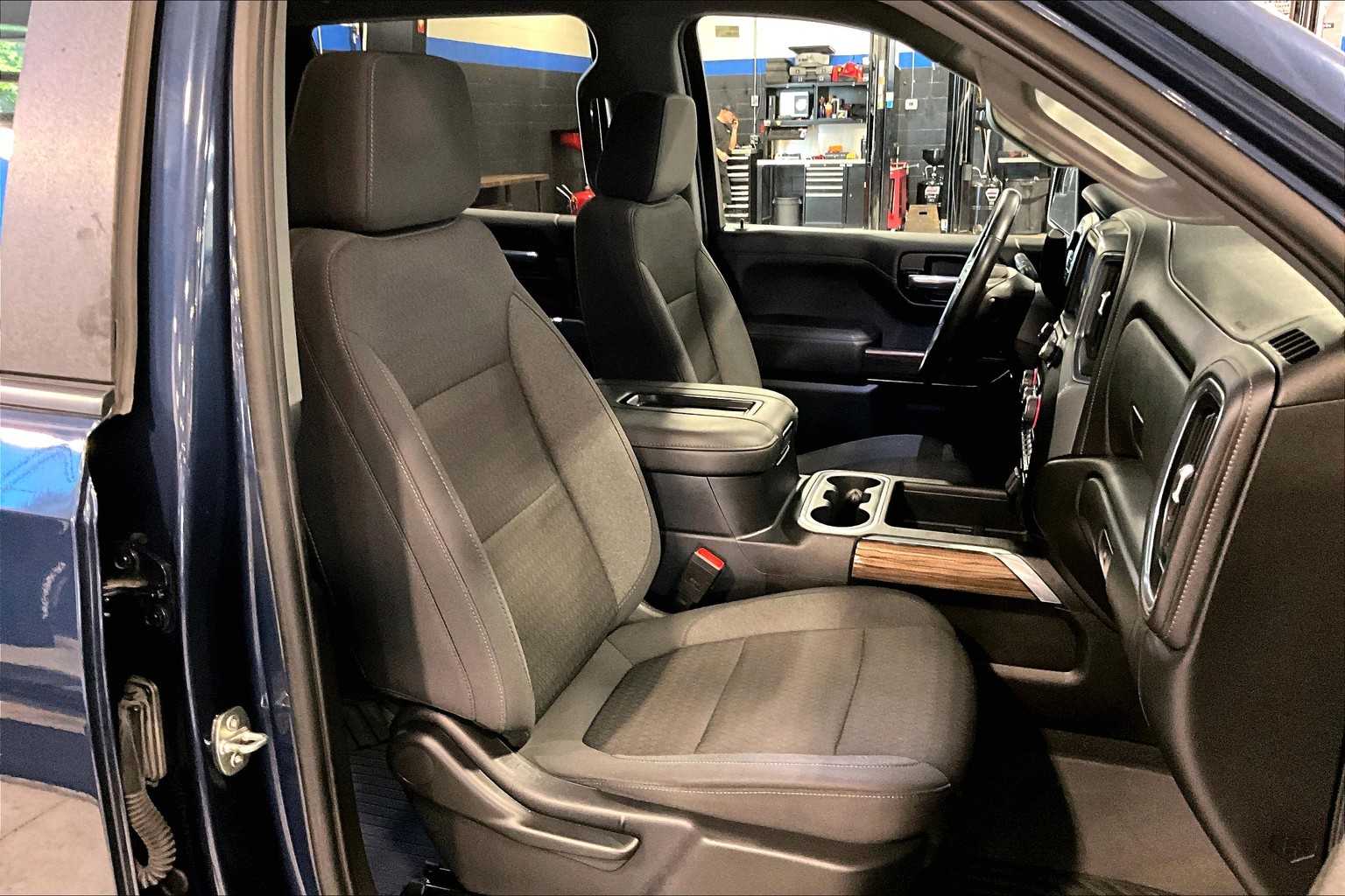 2022 Chevrolet Silverado 1500 RST photo 10