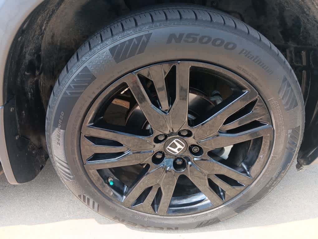 2021 Honda Pilot Special Edition photo 2