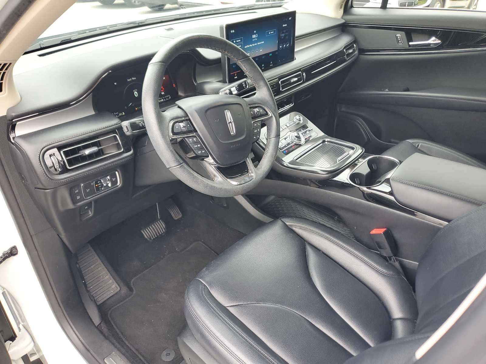 2022 Lincoln Nautilus Standard photo 20