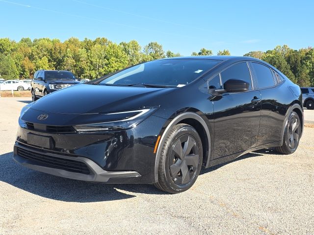 2024 Toyota Prius LE's photo