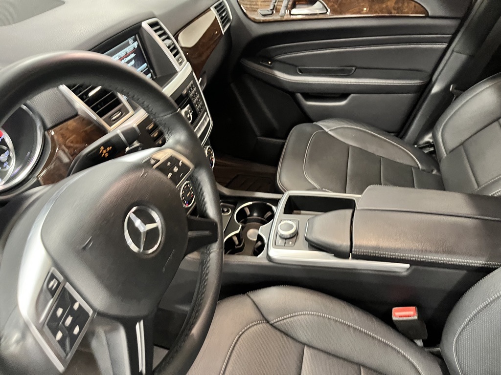 2015 Mercedes Benz ML 350 photo 16
