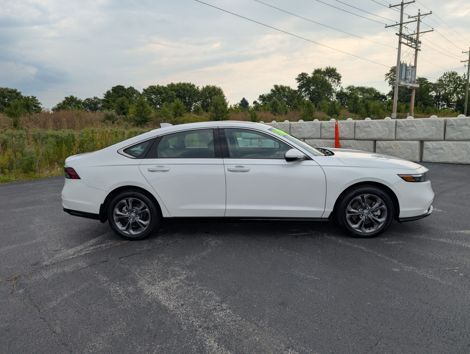 2023 Honda Accord Hybrid EX-L photo 7