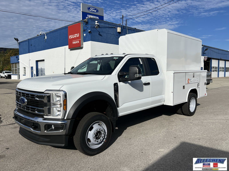 2025 Ford F-450 Super Duty Chassis Cab XL's photo
