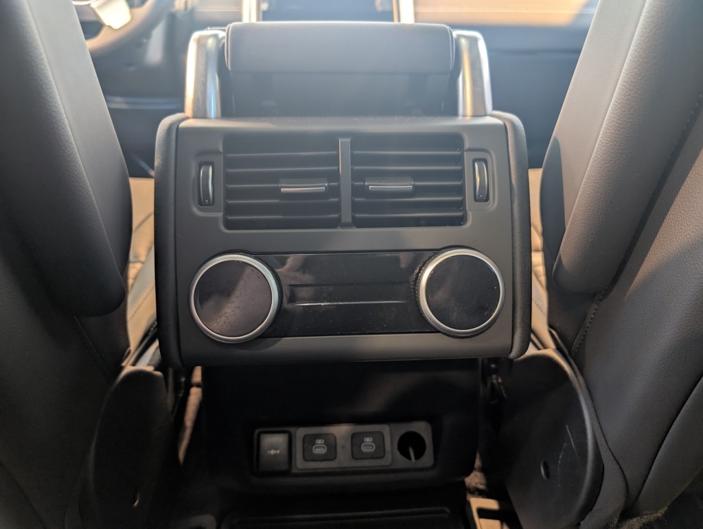 2025 Land Rover Discovery SE photo 21