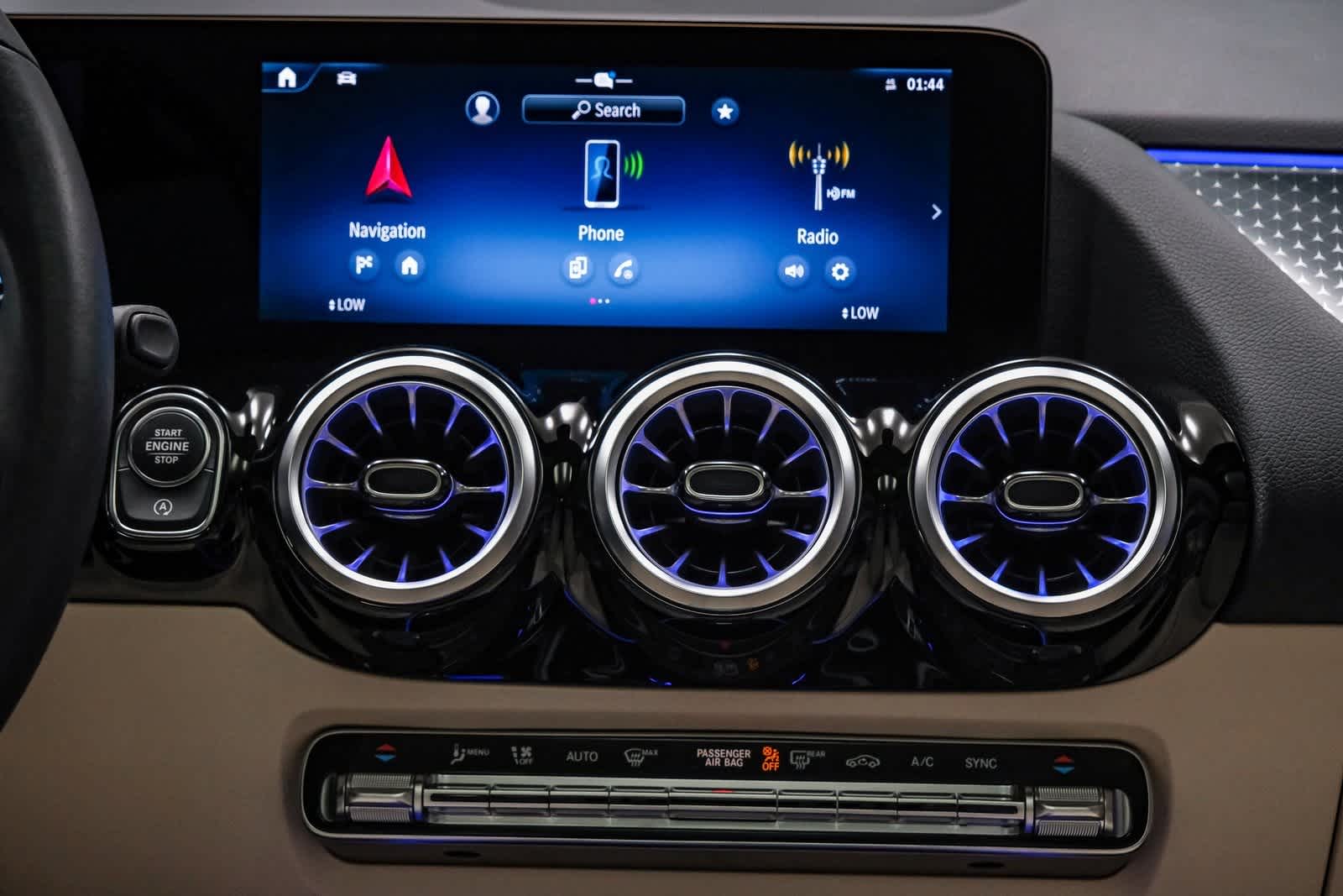 2025 Mercedes Benz GLA 250 photo 10