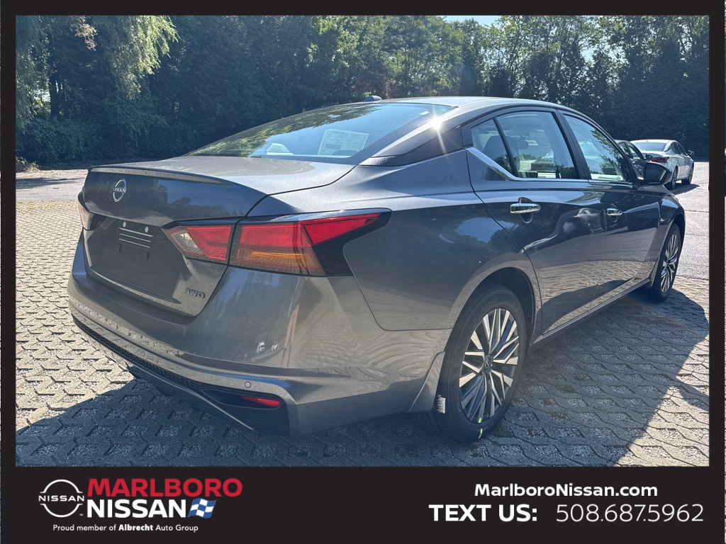 2025 Nissan Altima SV photo 7