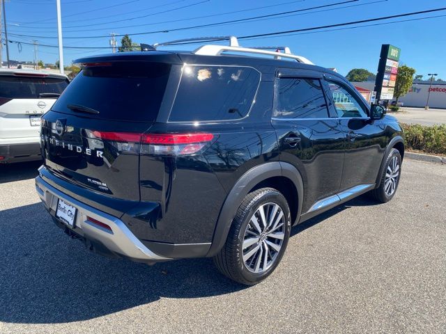 2022 Nissan Pathfinder Platinum photo 3