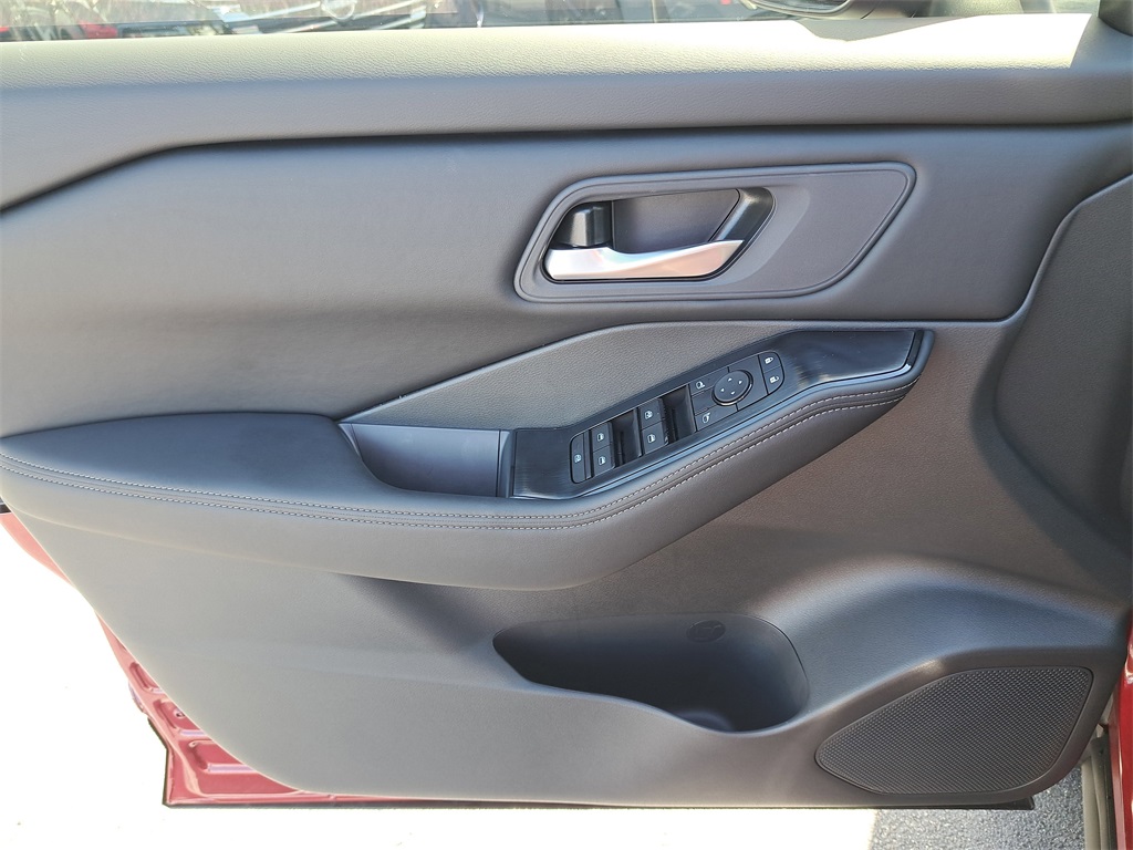 2026 Nissan Rogue SV photo 20