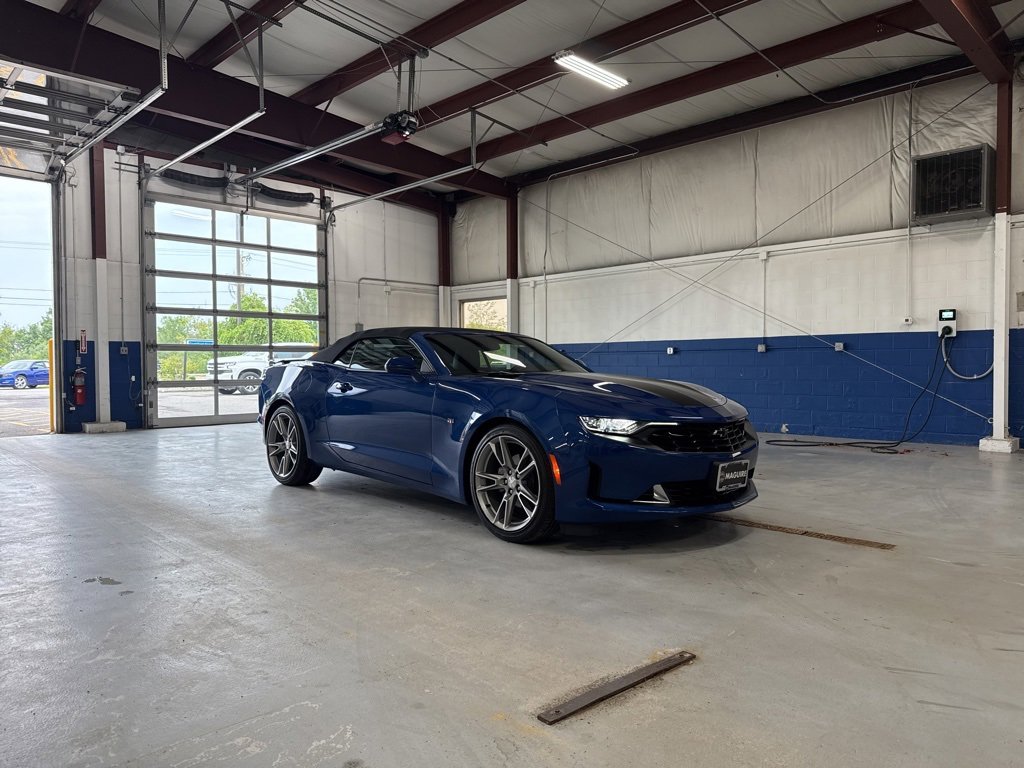 2022 Chevrolet Camaro 2LT photo 2