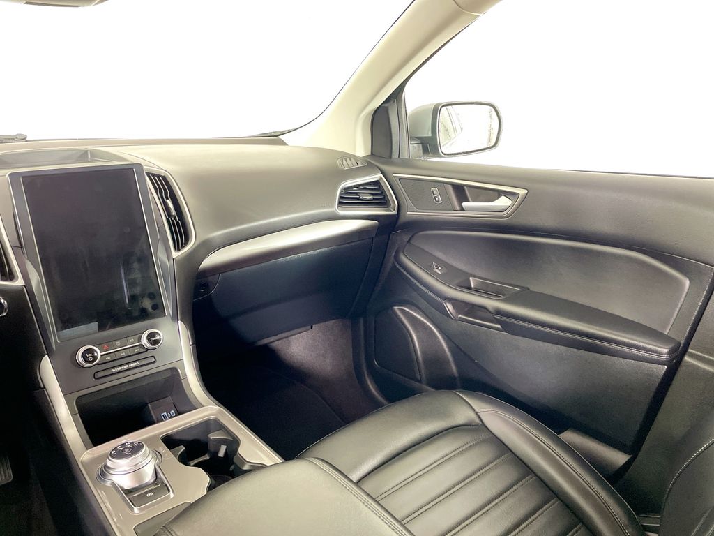 2023 Ford Edge SEL photo 29