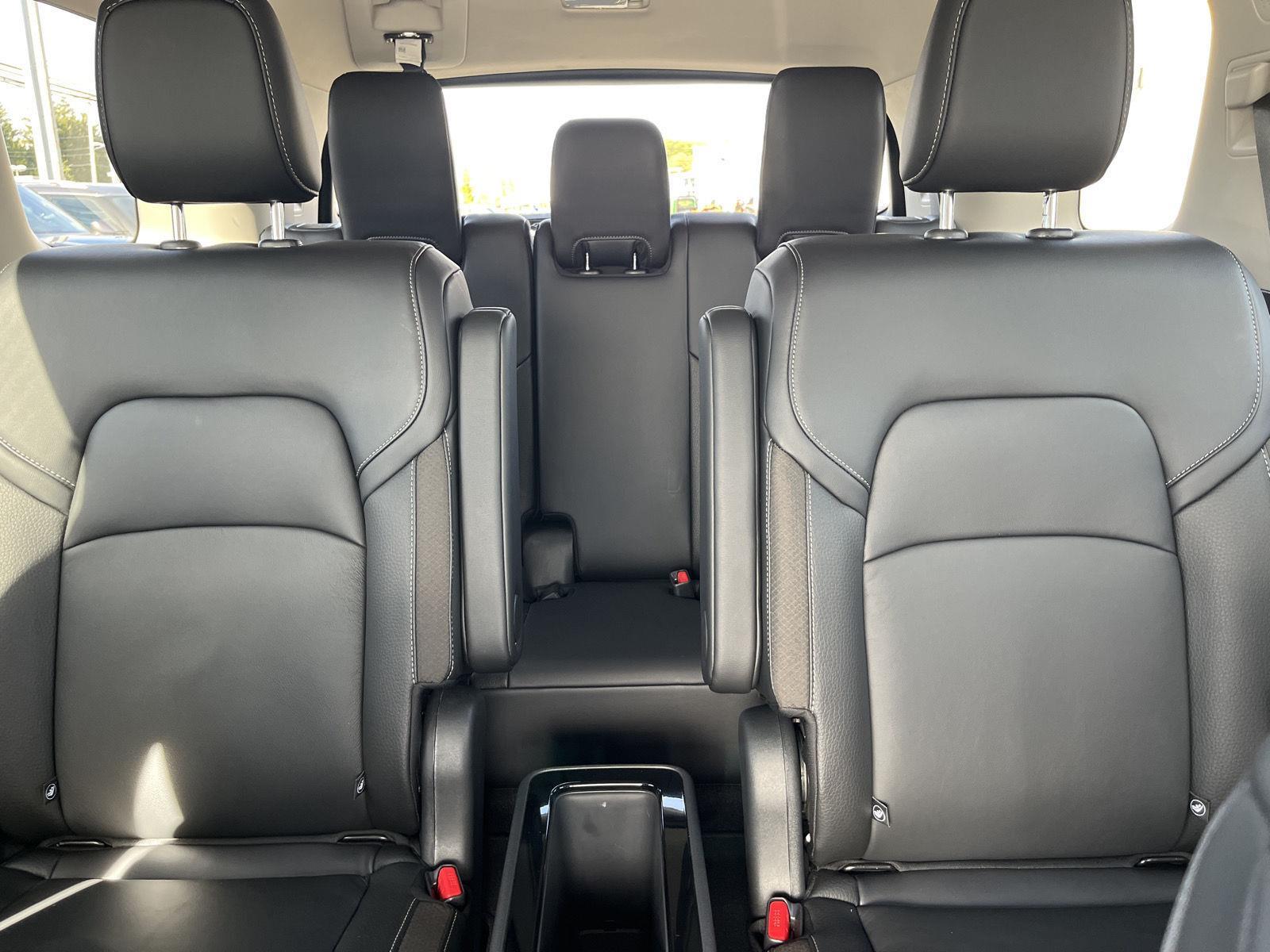 2024 Nissan Pathfinder SL photo 19