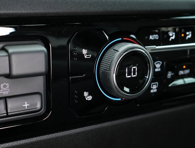 2025 Chevrolet Silverado 1500 LT photo 4