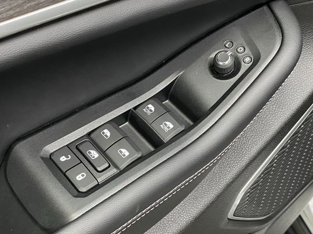 2025 Jeep Grand Cherokee Limited photo 30