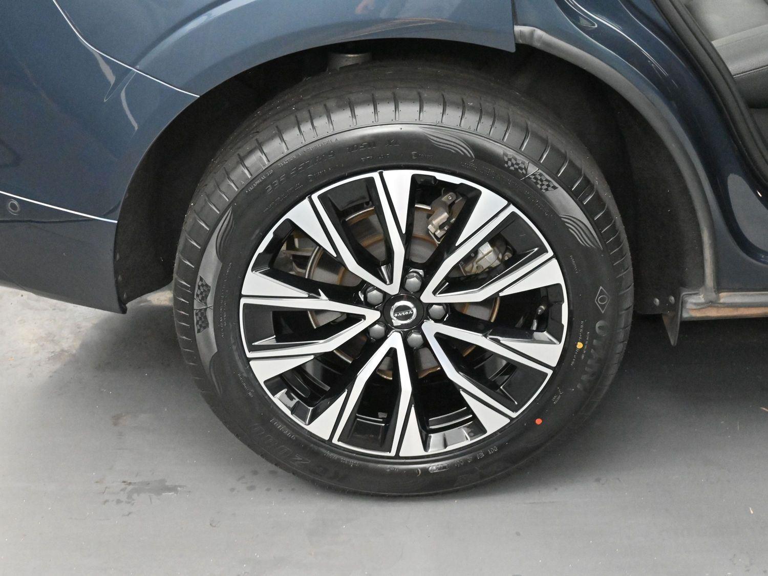 2024 Volvo XC60 Plus photo 28