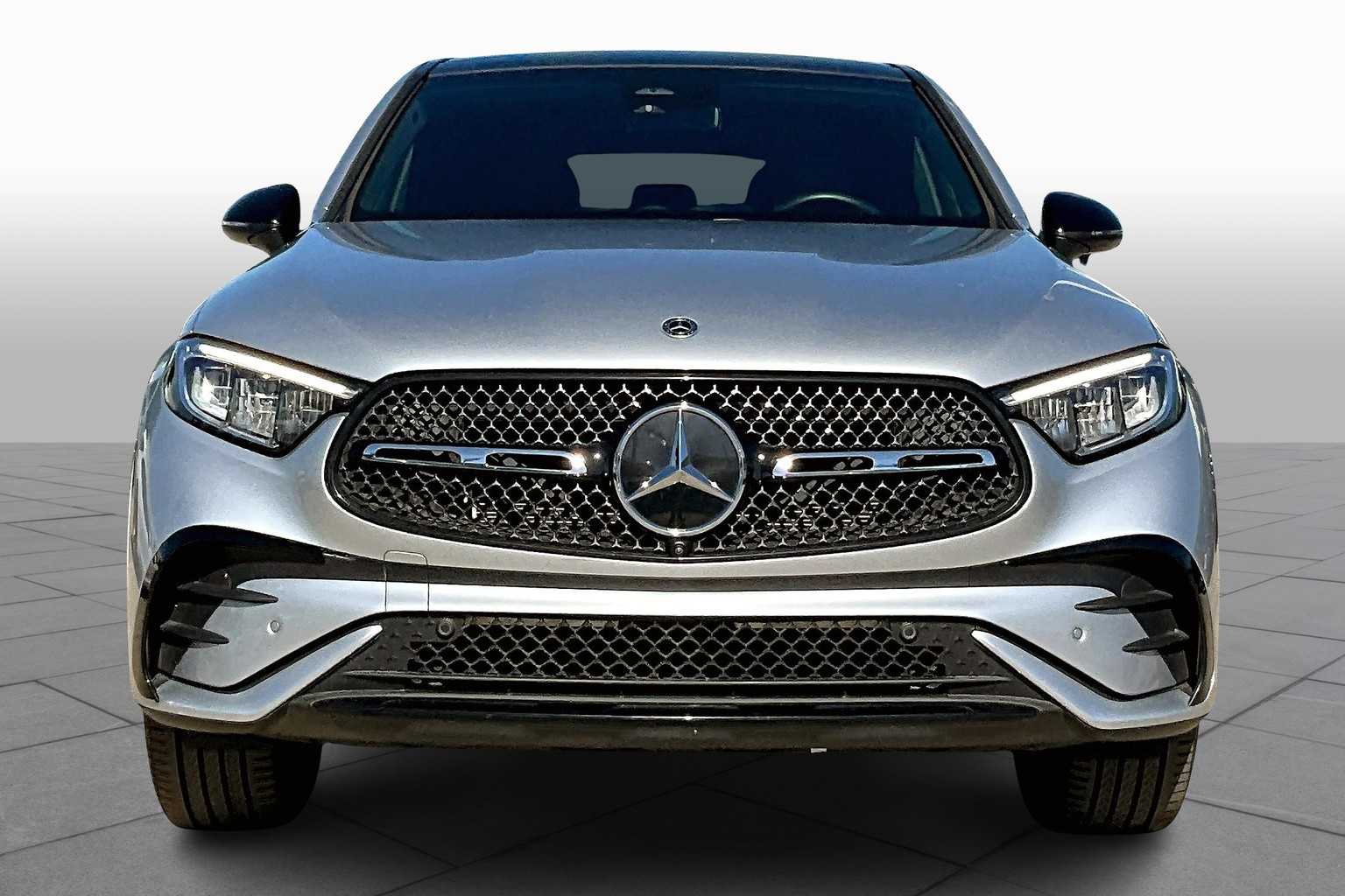 2024 Mercedes Benz GLC 300 4MATIC photo 3