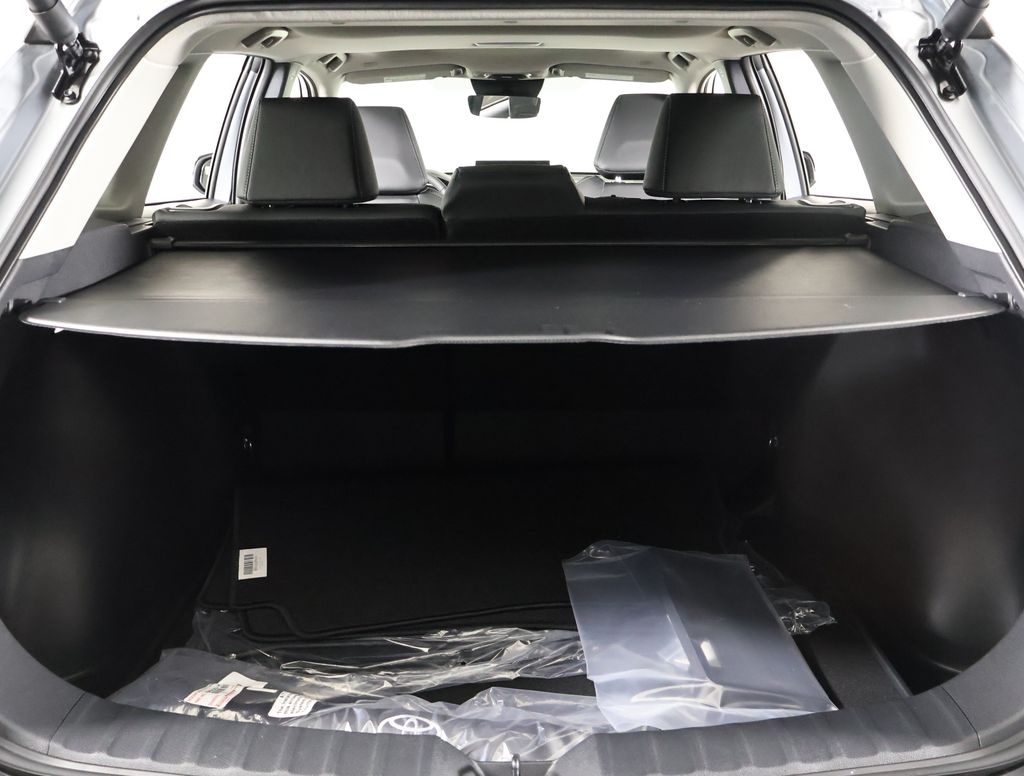 2026 Toyota Corolla Cross XLE photo 18
