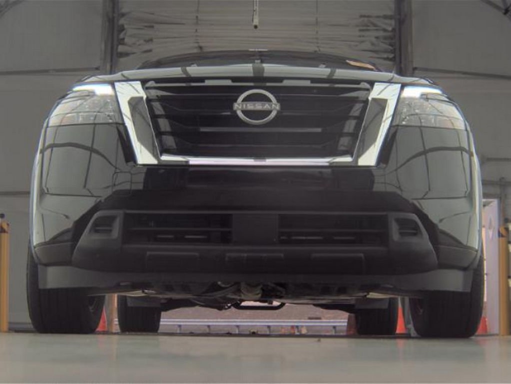 2024 Nissan Pathfinder S photo 2