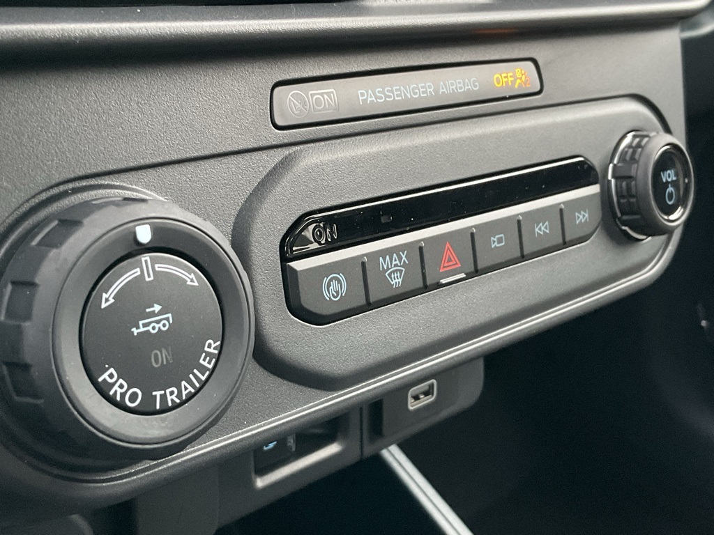 2025 Ford Maverick Lariat photo 4