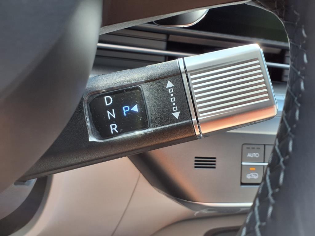2026 Hyundai Kona SEL photo 17