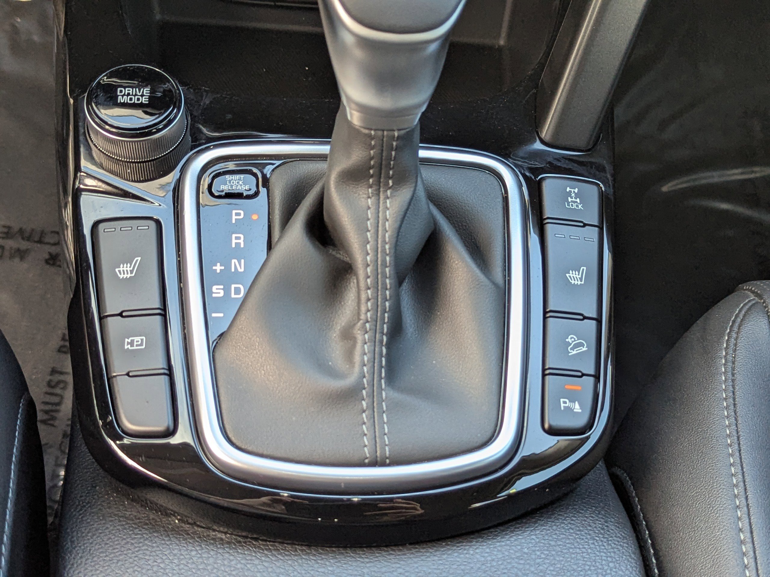 2025 Kia Seltos SX photo 31
