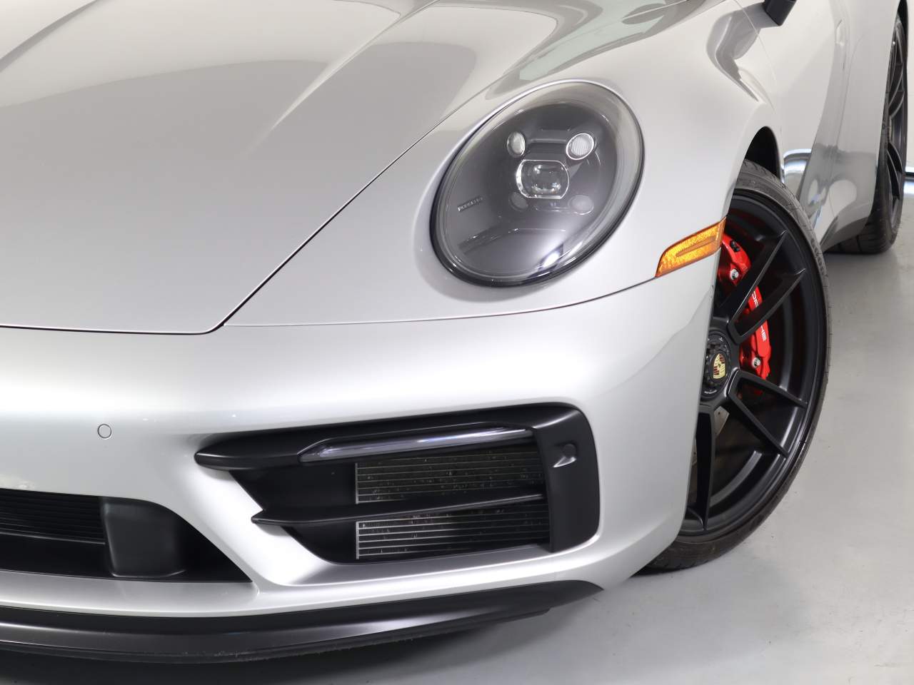 2022 Porsche 911 GTS photo 12