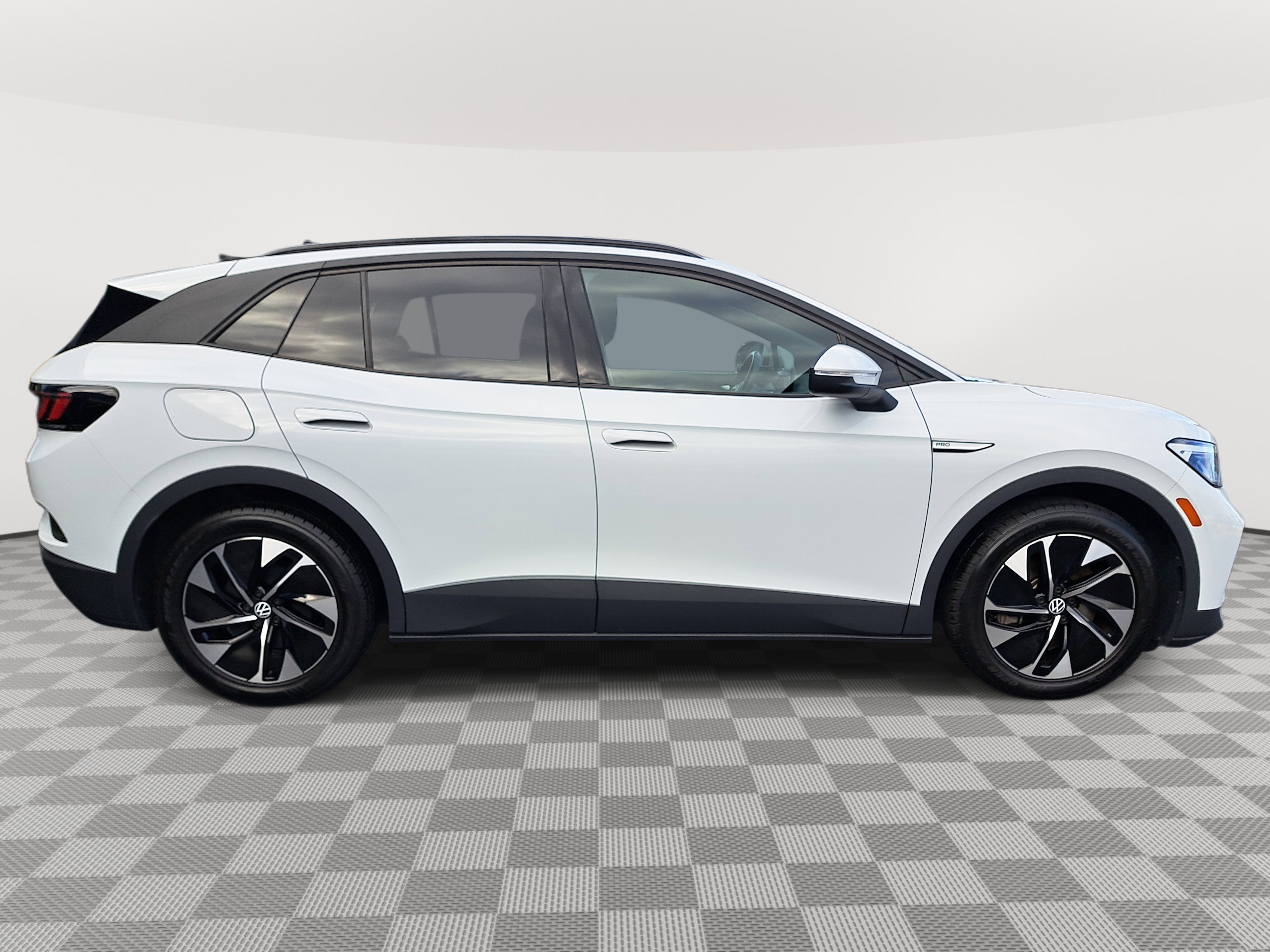 2021 Volkswagen ID.4 Pro photo 4