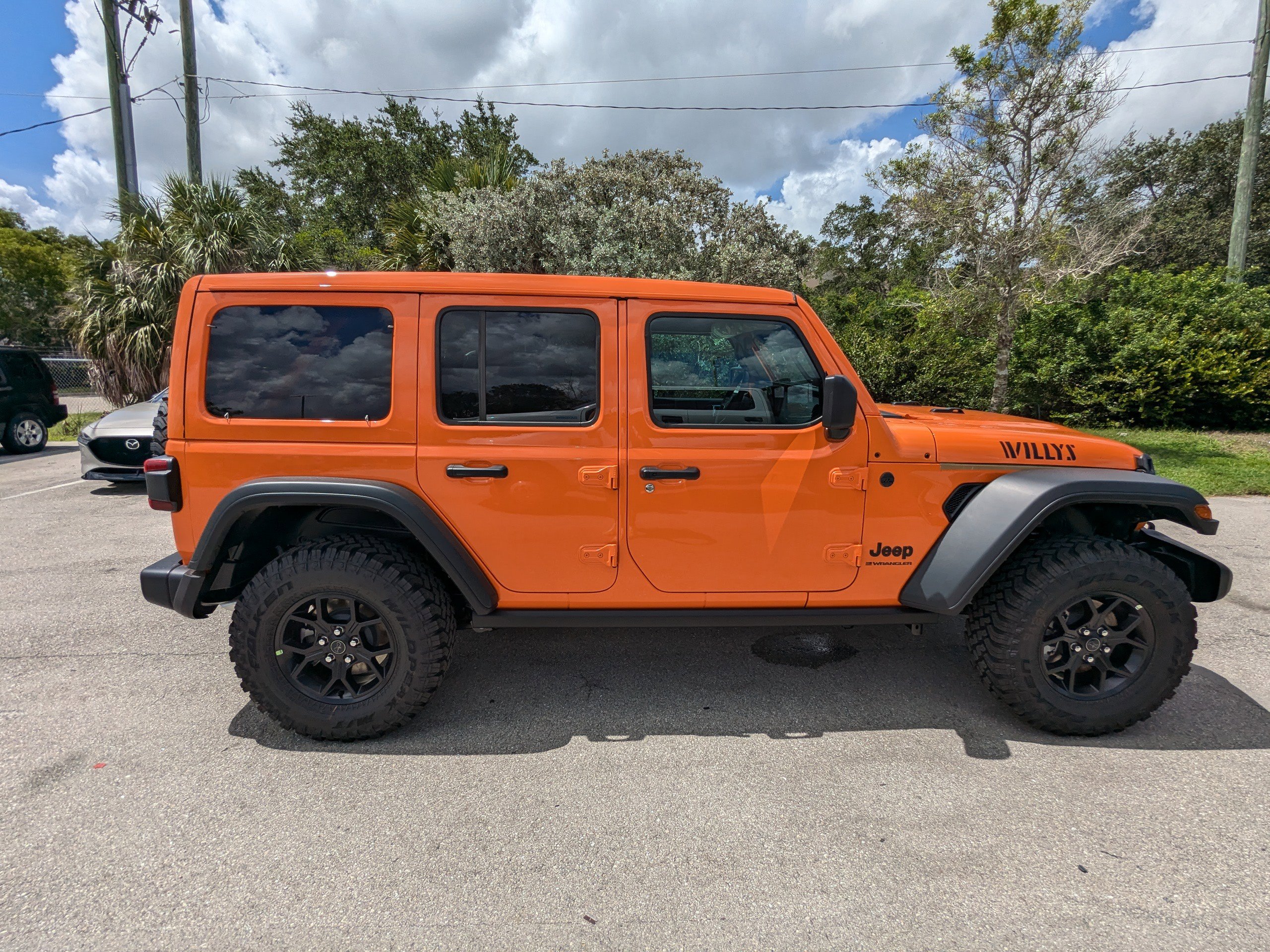 2025 Jeep Wrangler Willys photo 3