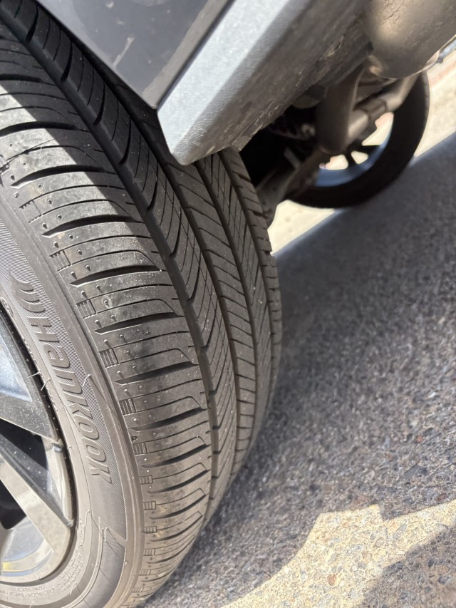 Used 2024 Pure Gray w/Deep Black Roof Volkswagen Autobahn image 38