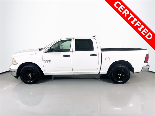 2022 Ram 1500 Classic SLT photo 3