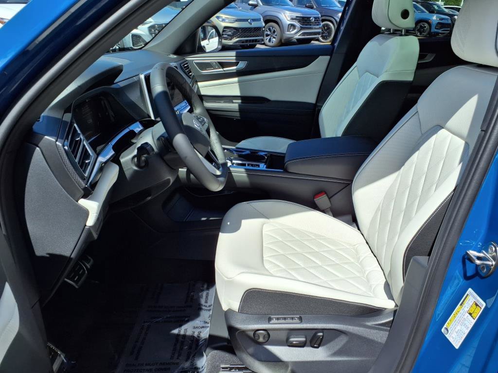 2026 Volkswagen Atlas Cross Sport SEL Premium R-Line photo 3