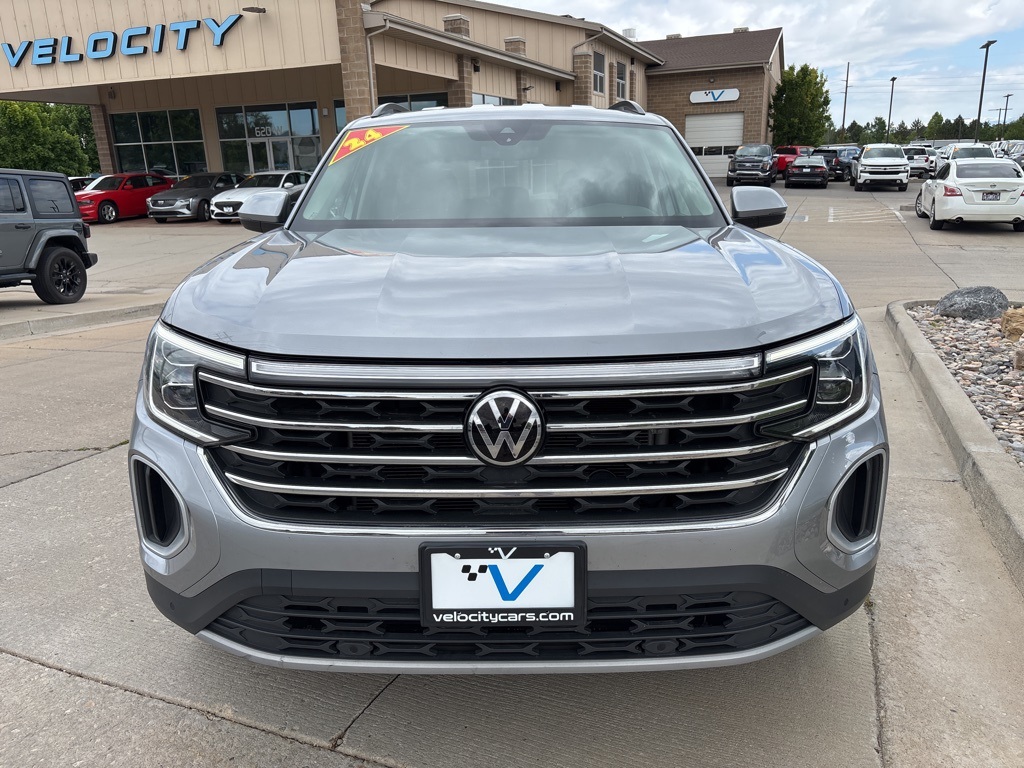 2024 Volkswagen Atlas SE Technology photo 2