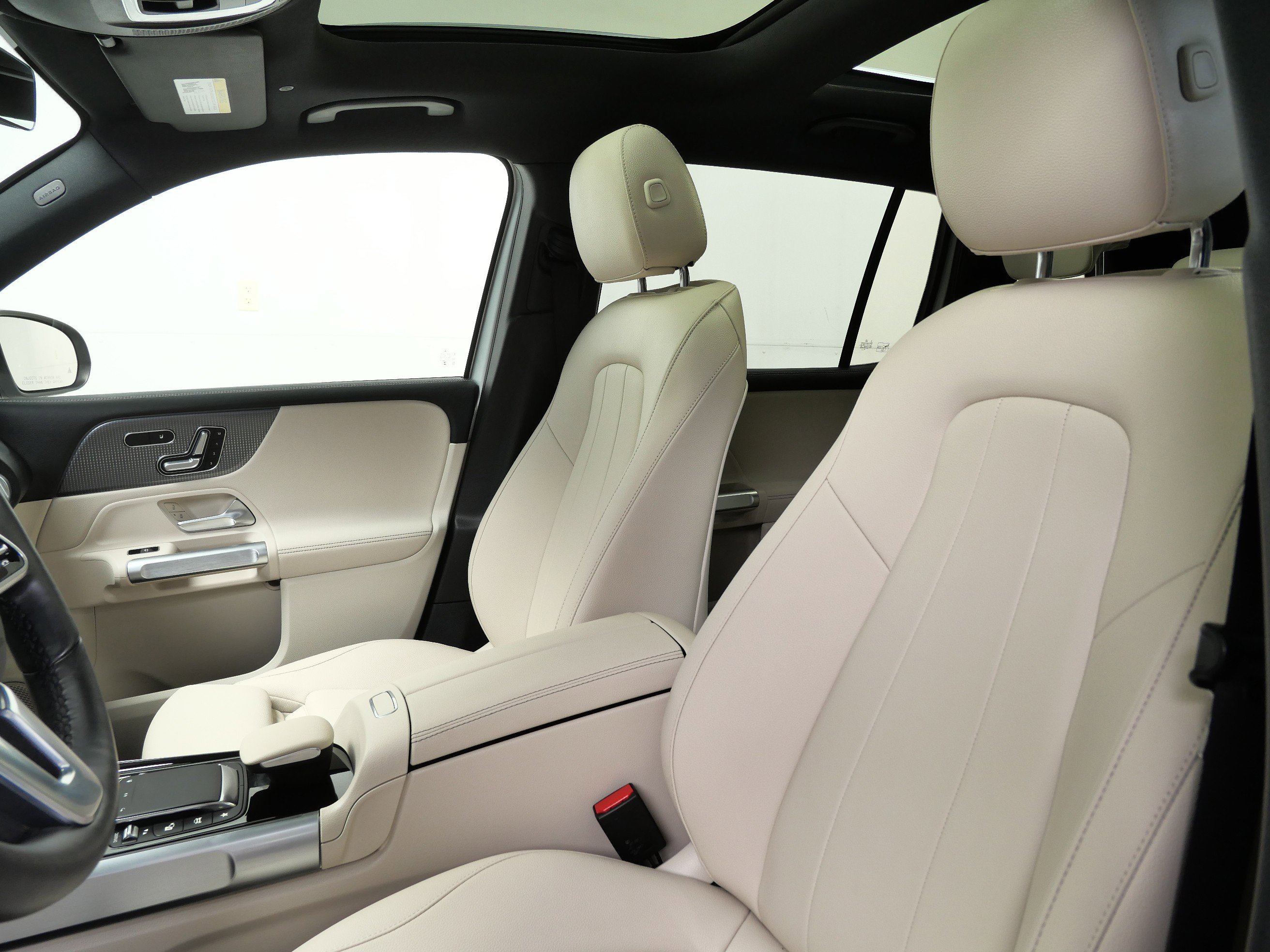 2023 Mercedes Benz EQB 300 4MATIC photo 14
