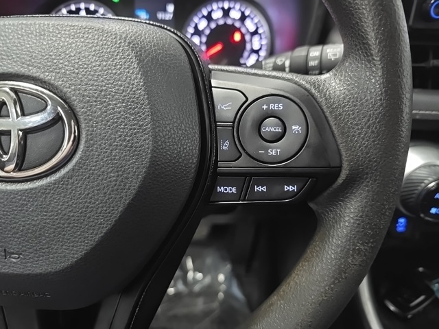 2021 Toyota RAV4 XLE photo 25