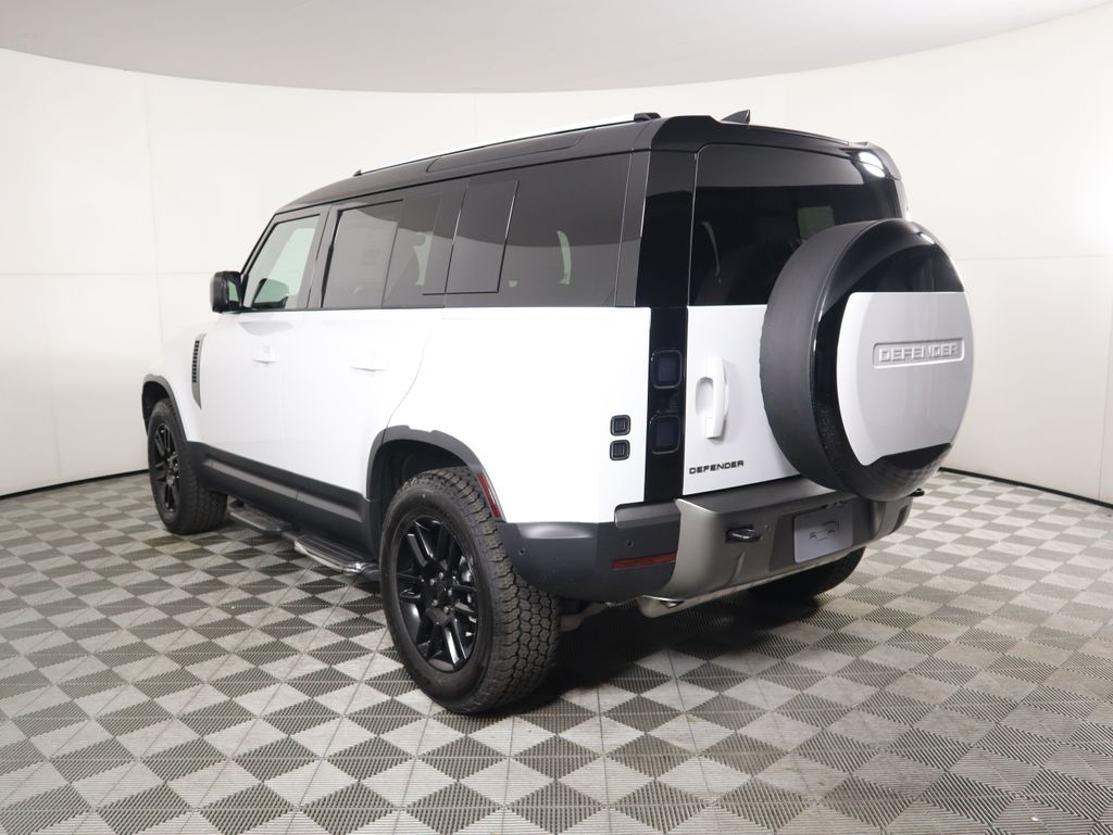 2026 Land Rover Defender 110 S photo 4