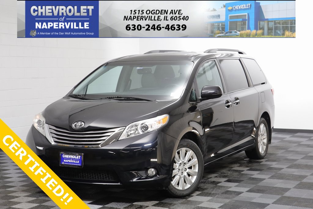 2017 Toyota Sienna XLE's photo