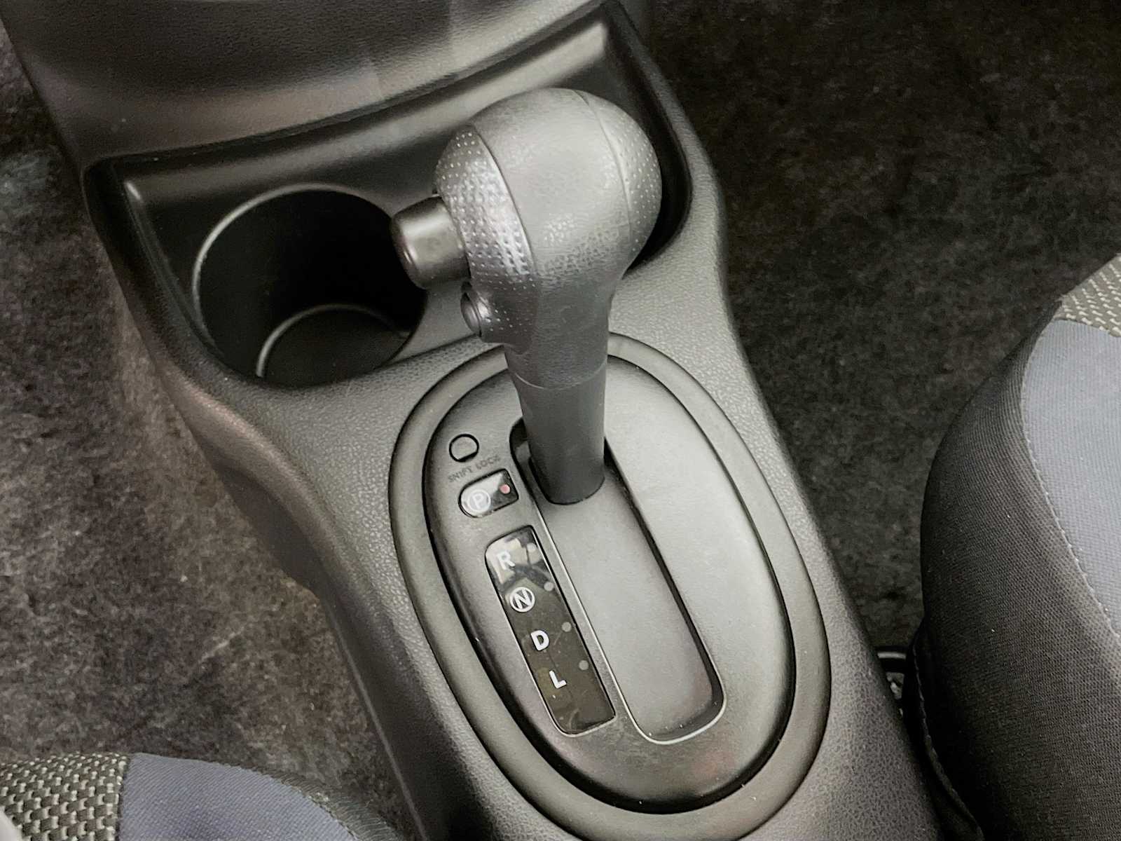 2012 Nissan Versa SV photo 13