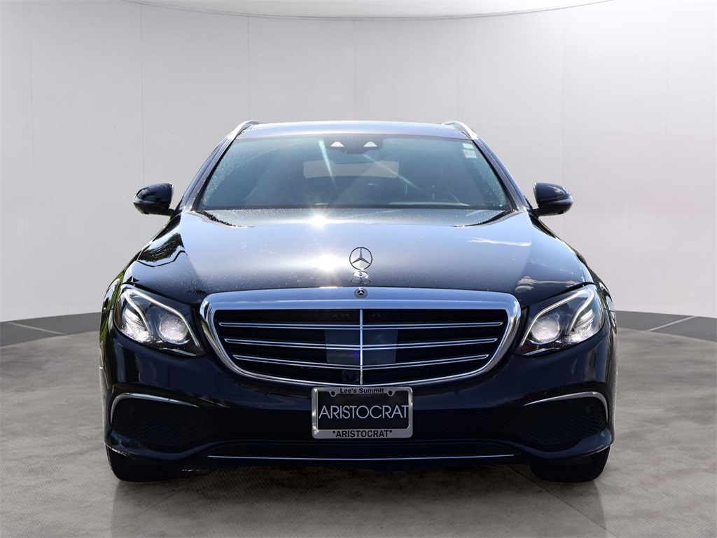 2017 Mercedes Benz E 400 4MATIC photo 2