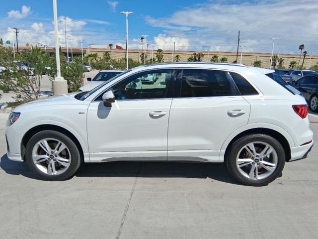 2024 Audi Q3 S line Premium photo 2