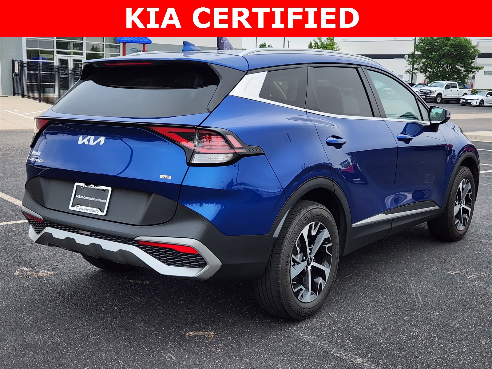 2023 Kia Sportage EX photo 2