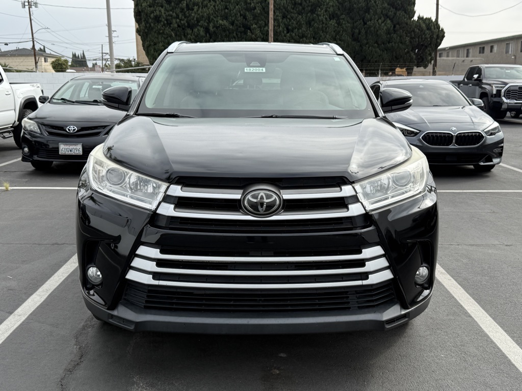 2017 Toyota Highlander XLE photo 2