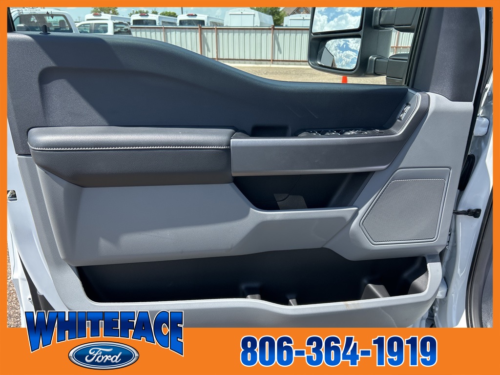 2025 Ford F-350 XLT photo 11