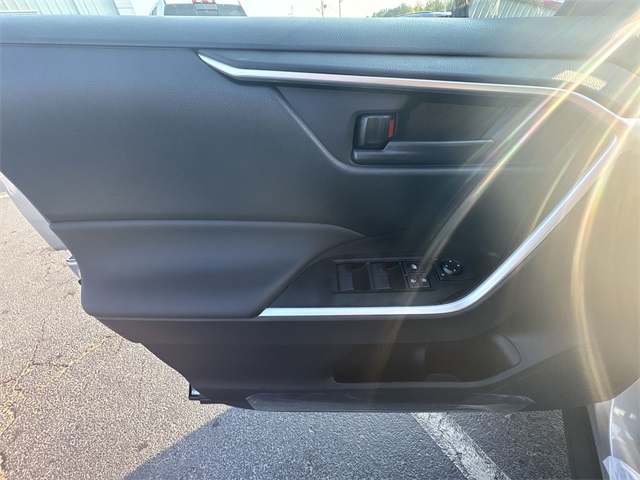 2025 Toyota RAV4 LE photo 14