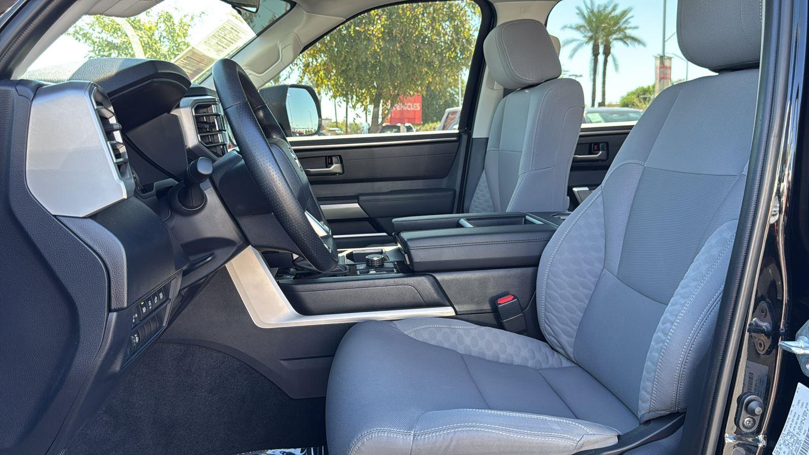 2024 Toyota Tundra SR5 CrewMax photo 23