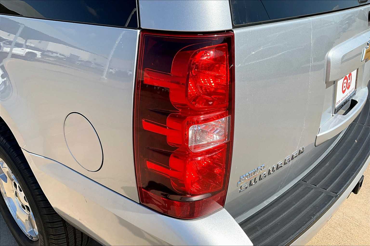 2012 Chevrolet Suburban LT photo 25
